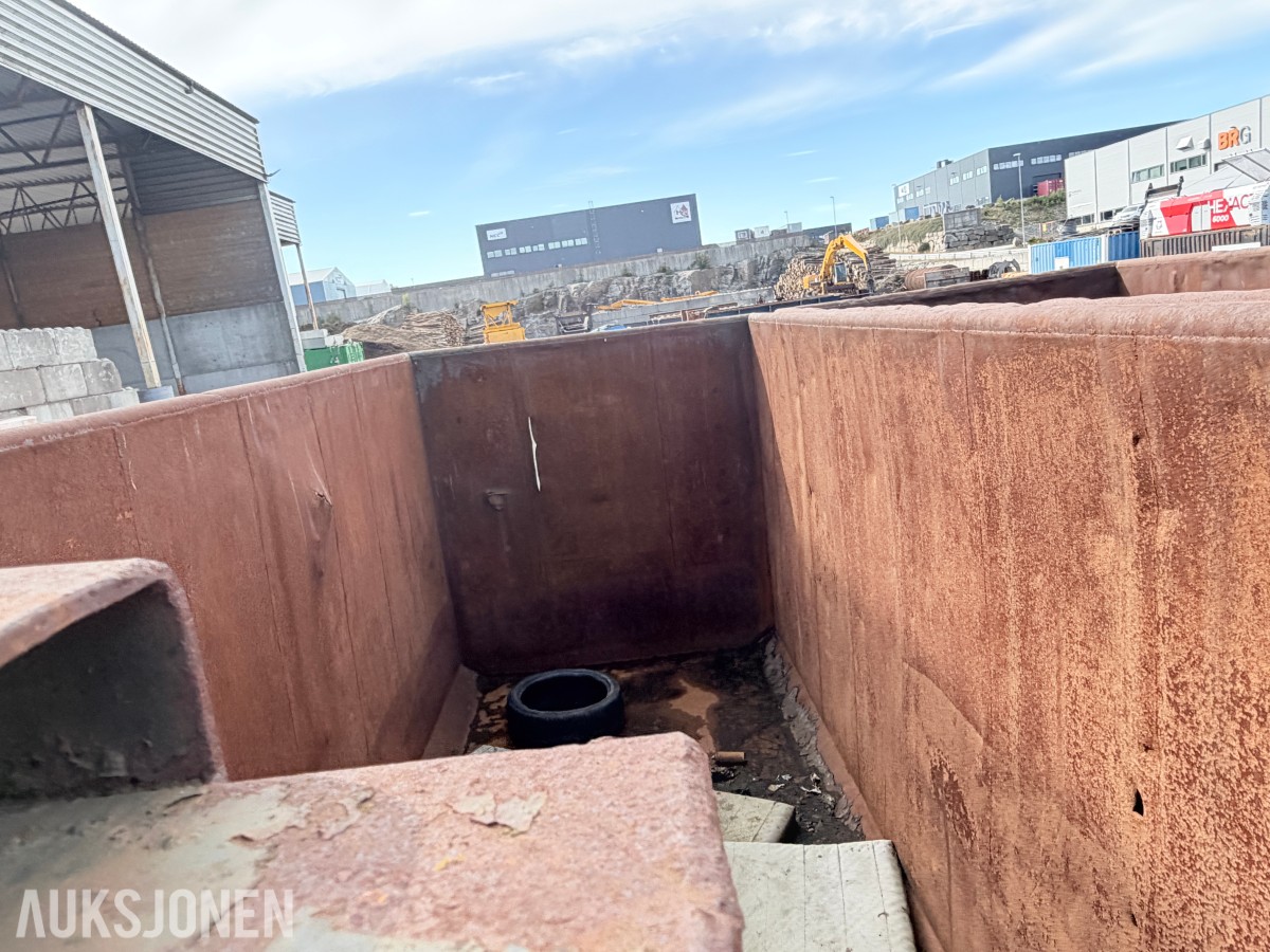 KROKKASSE / KROKCONTAINER - GMM ÅPEN STÅLCONTAINER - DØRER - STIGTRINN
