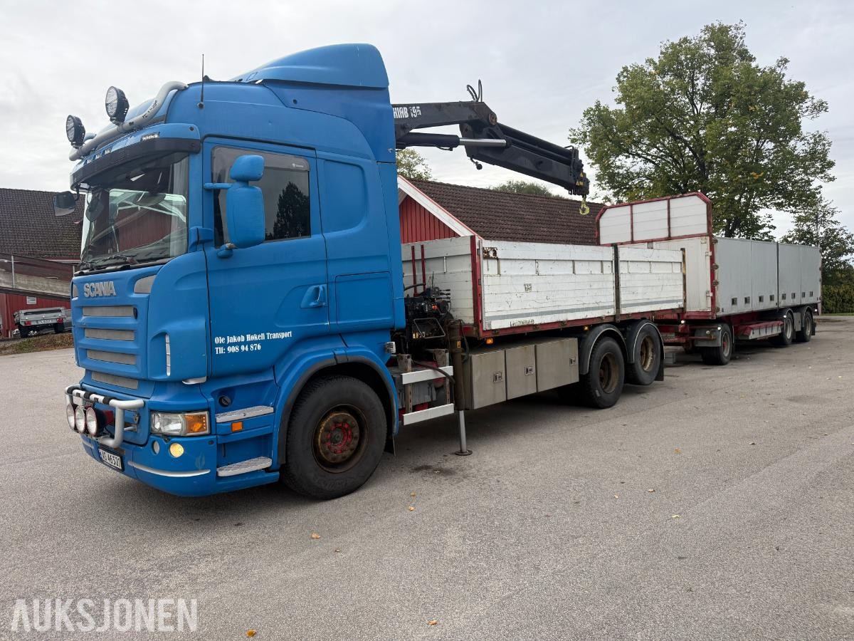 Scania R620 V8 kranbil med HIAB 195-5 kran og 3-akslet henger