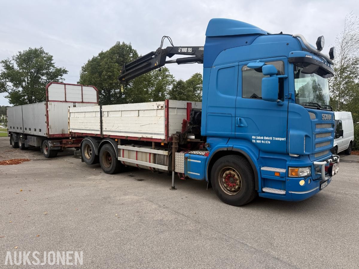Scania R620 V8 kranbil med HIAB 195-5 kran og 3-akslet henger