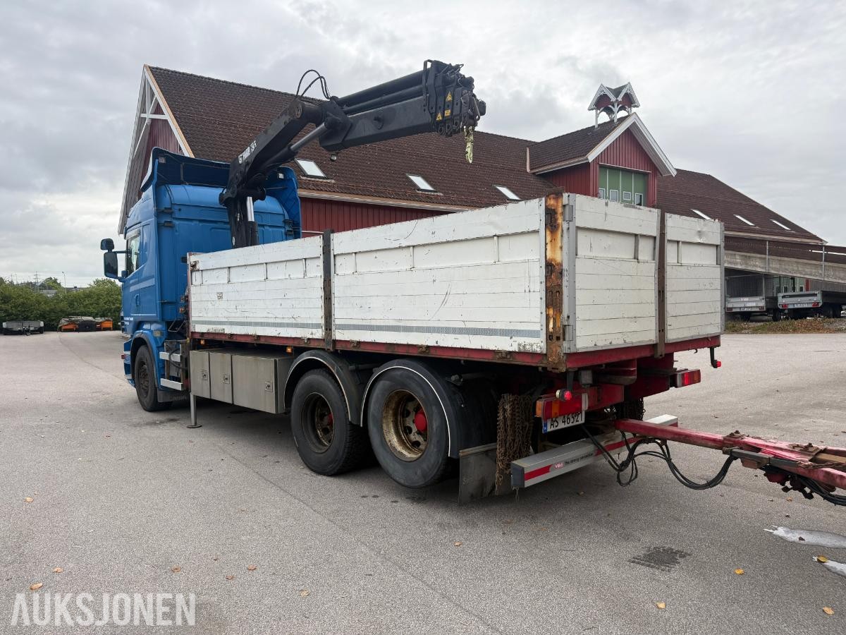 Scania R620 V8 kranbil med HIAB 195-5 kran og 3-akslet henger