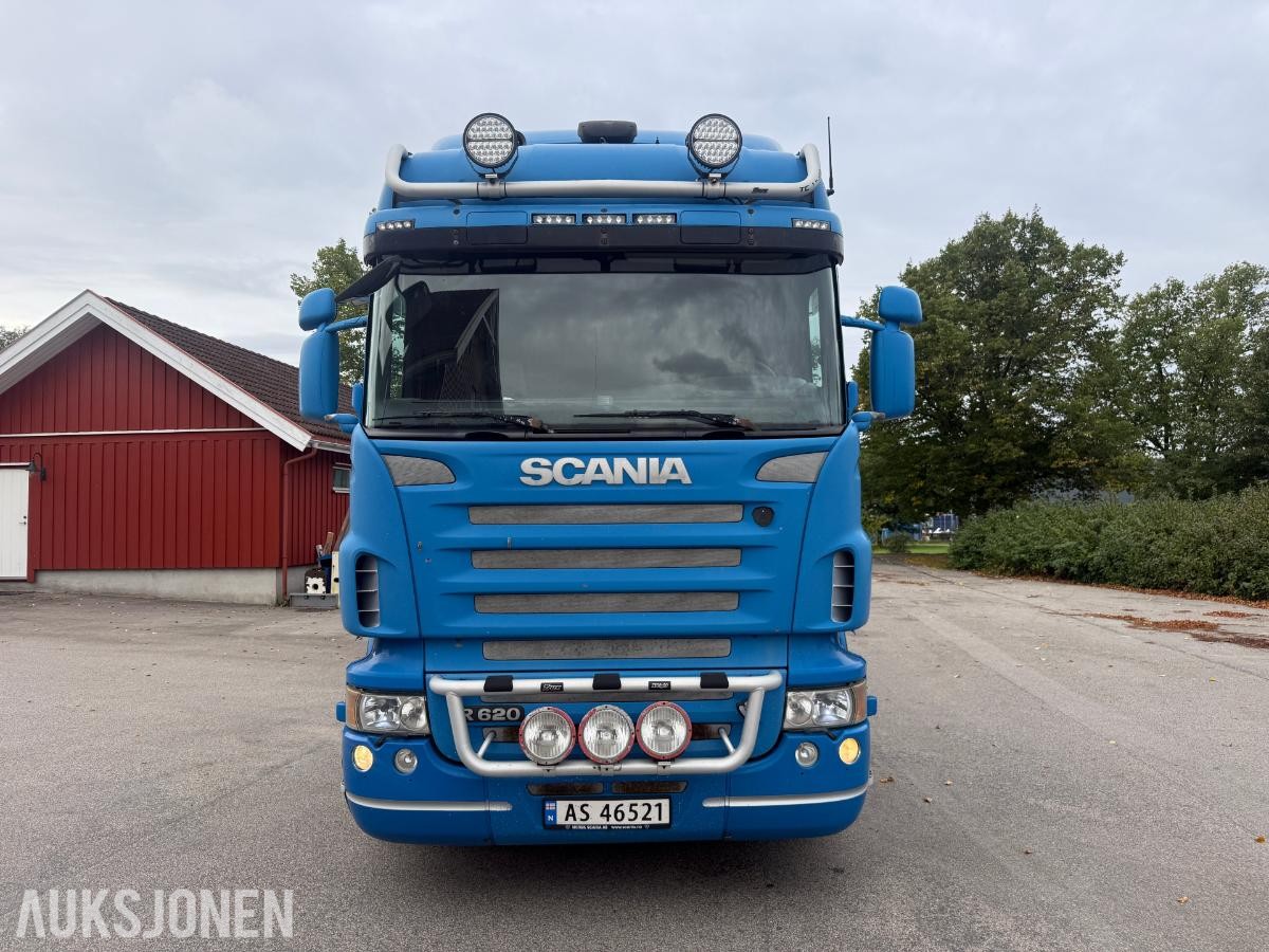 Scania R620 V8 kranbil med HIAB 195-5 kran og 3-akslet henger
