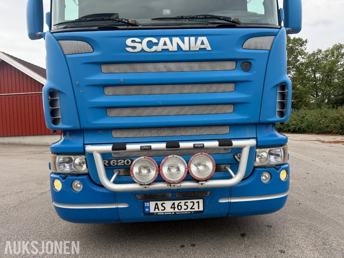 Scania R620 V8 kranbil med HIAB 195-5 kran og 3-akslet henger