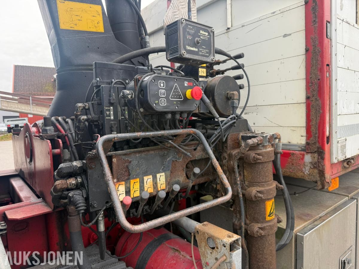 Scania R620 V8 kranbil med HIAB 195-5 kran og 3-akslet henger