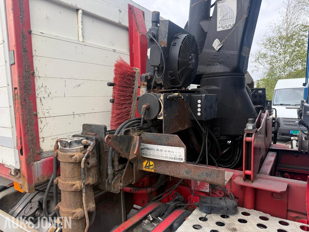 Scania R620 V8 kranbil med HIAB 195-5 kran og 3-akslet henger