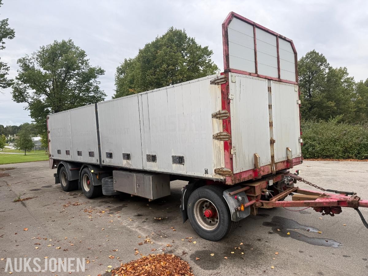 Scania R620 V8 kranbil med HIAB 195-5 kran og 3-akslet henger