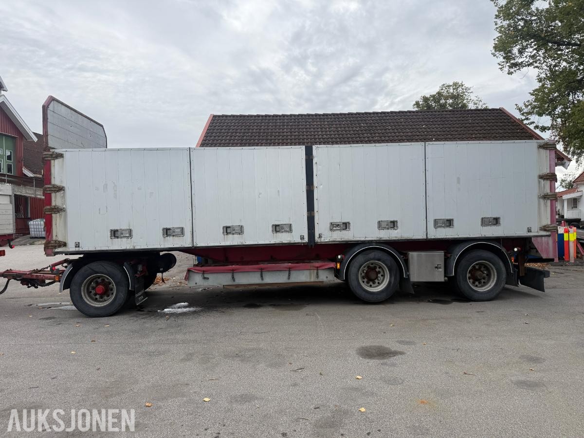 Scania R620 V8 kranbil med HIAB 195-5 kran og 3-akslet henger