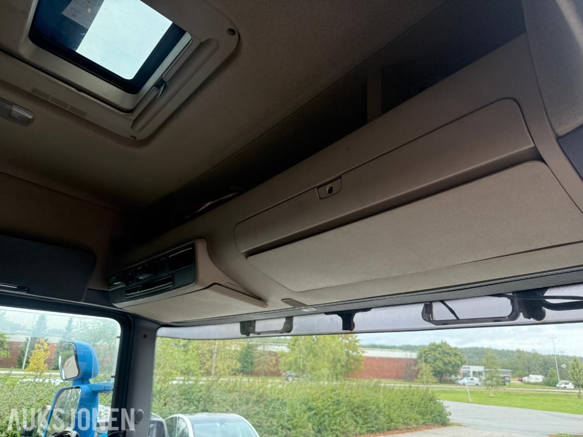 Scania R620 V8 kranbil med HIAB 195-5 kran og 3-akslet henger