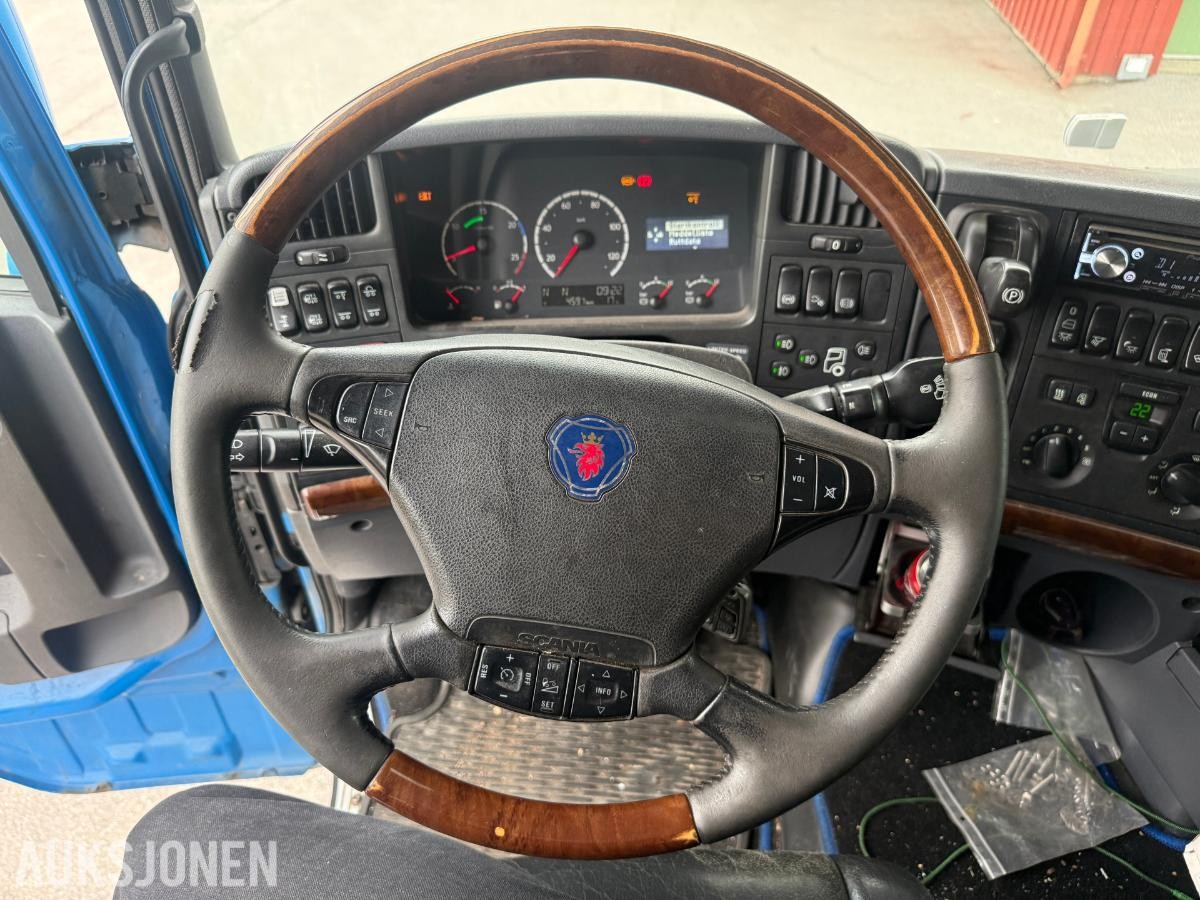 Scania R620 V8 kranbil med HIAB 195-5 kran og 3-akslet henger