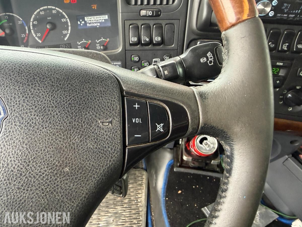 Scania R620 V8 kranbil med HIAB 195-5 kran og 3-akslet henger