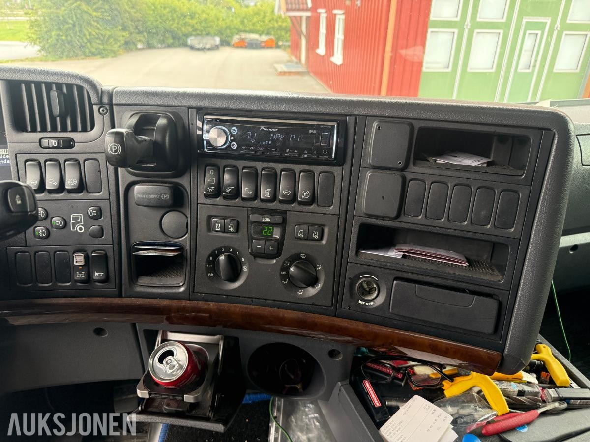 Scania R620 V8 kranbil med HIAB 195-5 kran og 3-akslet henger