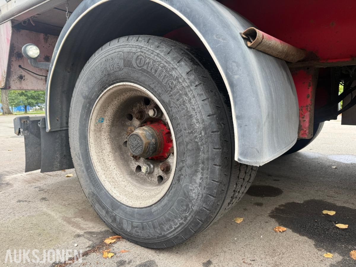 Scania R620 V8 kranbil med HIAB 195-5 kran og 3-akslet henger