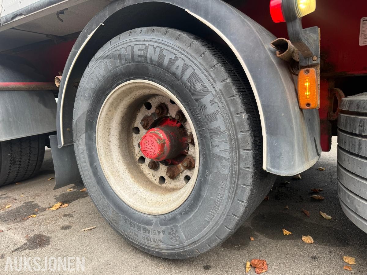 Scania R620 V8 kranbil med HIAB 195-5 kran og 3-akslet henger