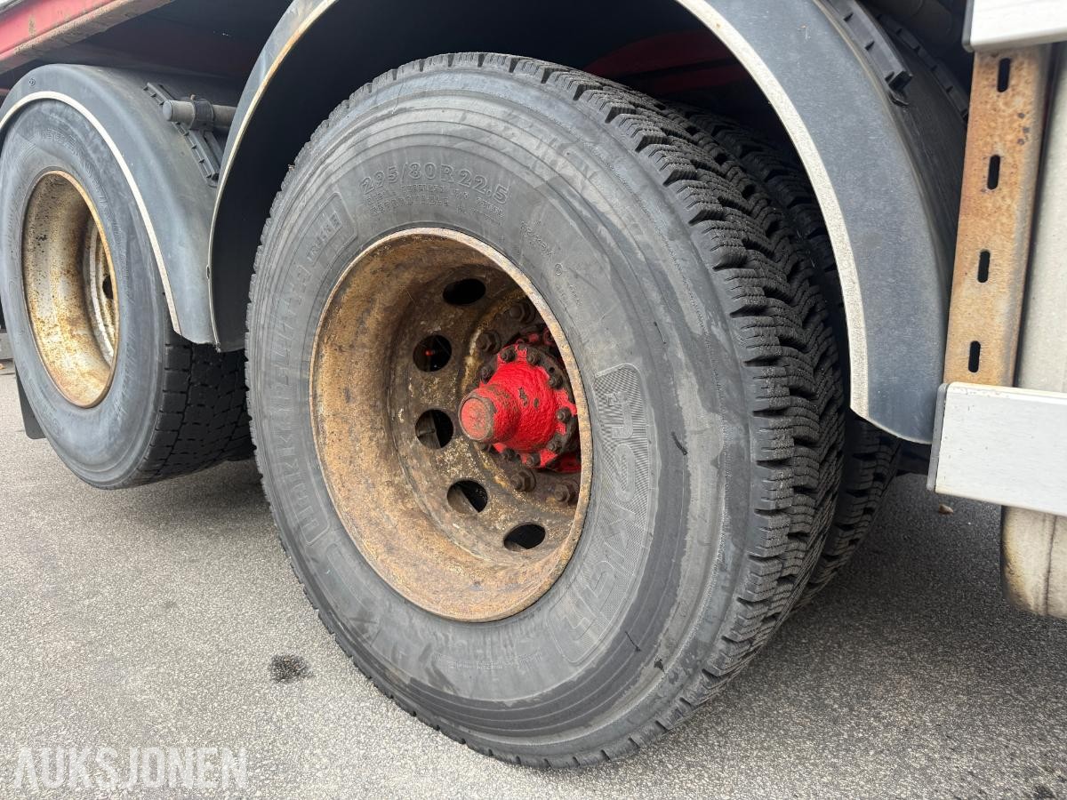Scania R620 V8 kranbil med HIAB 195-5 kran og 3-akslet henger