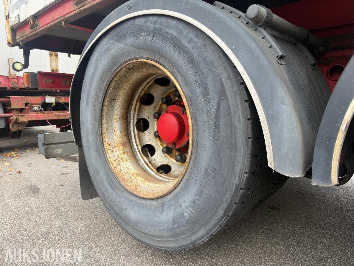 Scania R620 V8 kranbil med HIAB 195-5 kran og 3-akslet henger