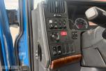 Scania R620 V8 kranbil med HIAB 195-5 kran og 3-akslet henger