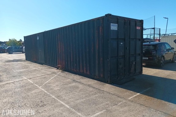 40 fot container - stål container med dør og åpning i enden