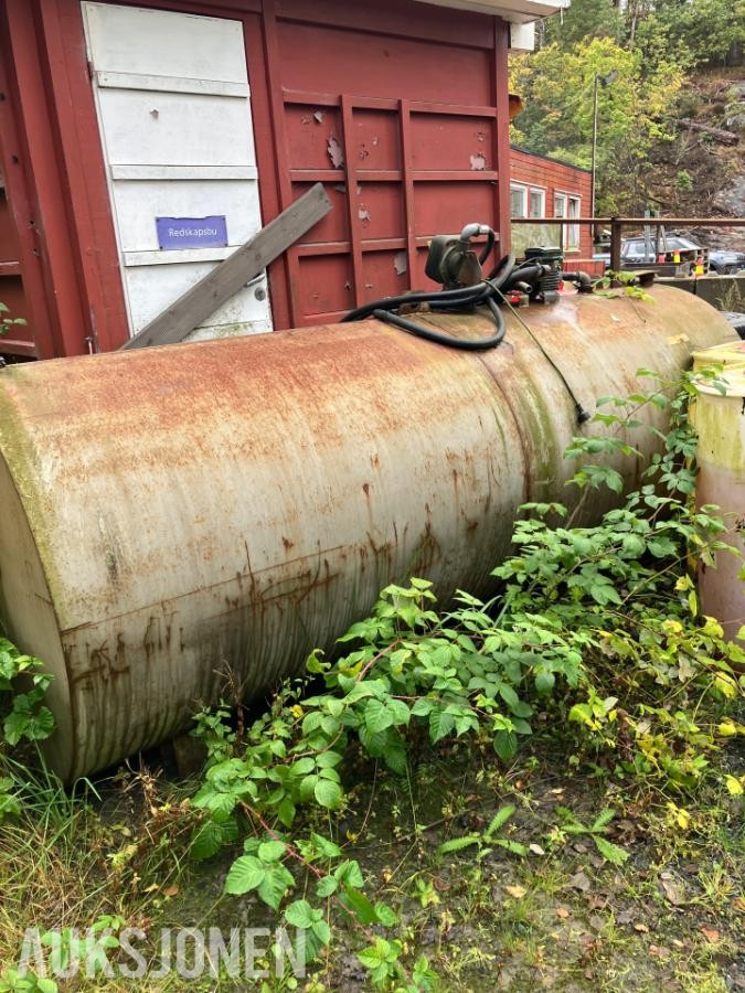 Dieseltank 3000 Liter m / pumpe