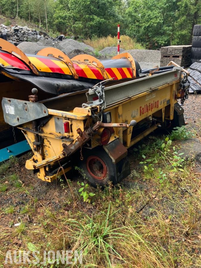 2009 Falköping LB 1000 Etterhengenede strøapparat