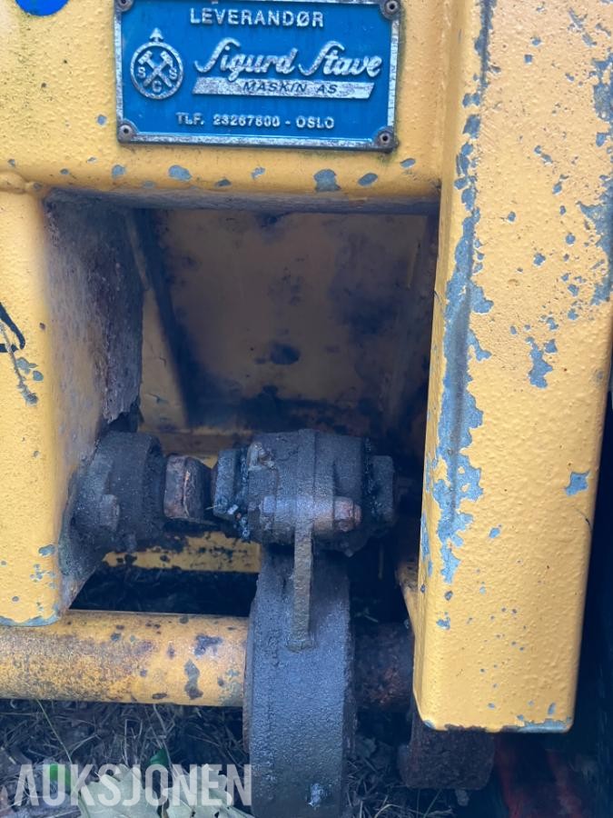 2009 Falköping LB 1000 Etterhengenede strøapparat