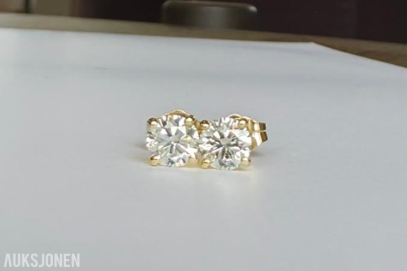 1.25CT ENSTENS DIAMANTØREDOBBER I 14K GULL. HELT NATURLIGE DIAMANTER! TAKSTBREV OG SERTIFIKAT!