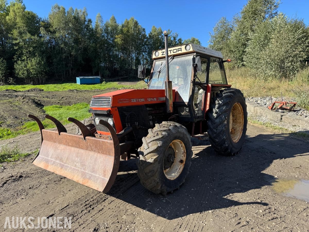 1988 Zetor 12145 traktor med skuffe 