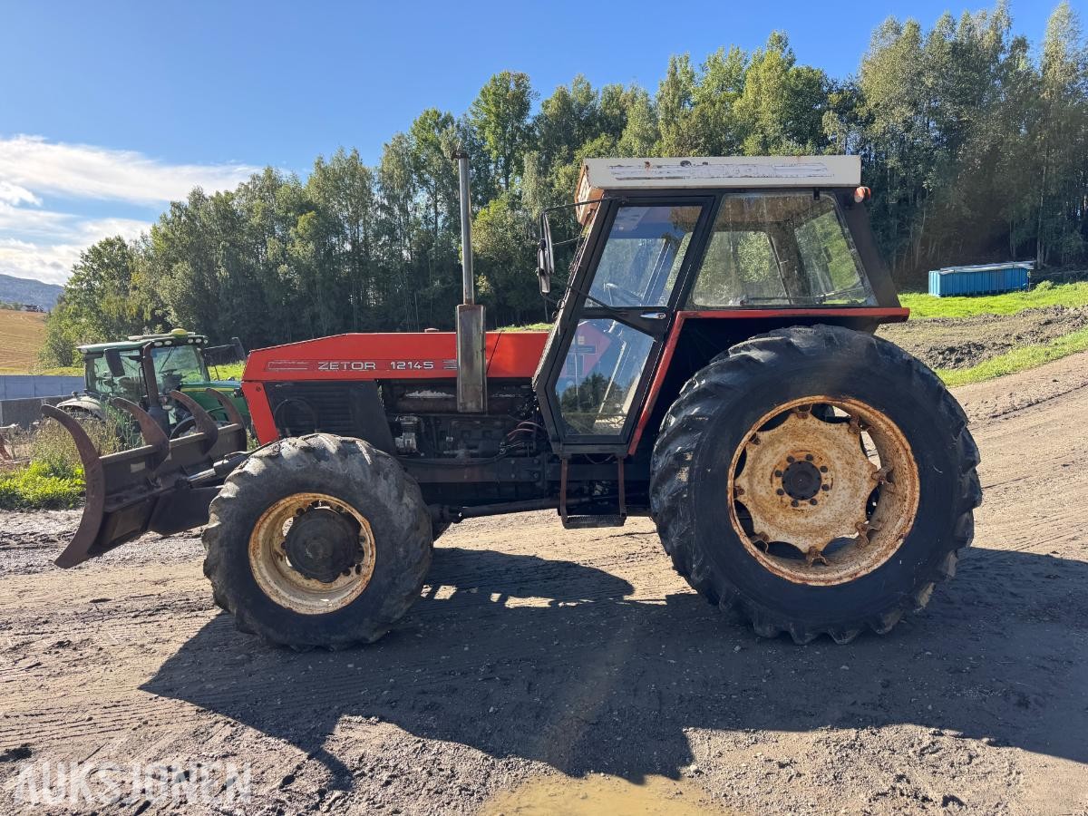 1988 Zetor 12145 traktor med skuffe 