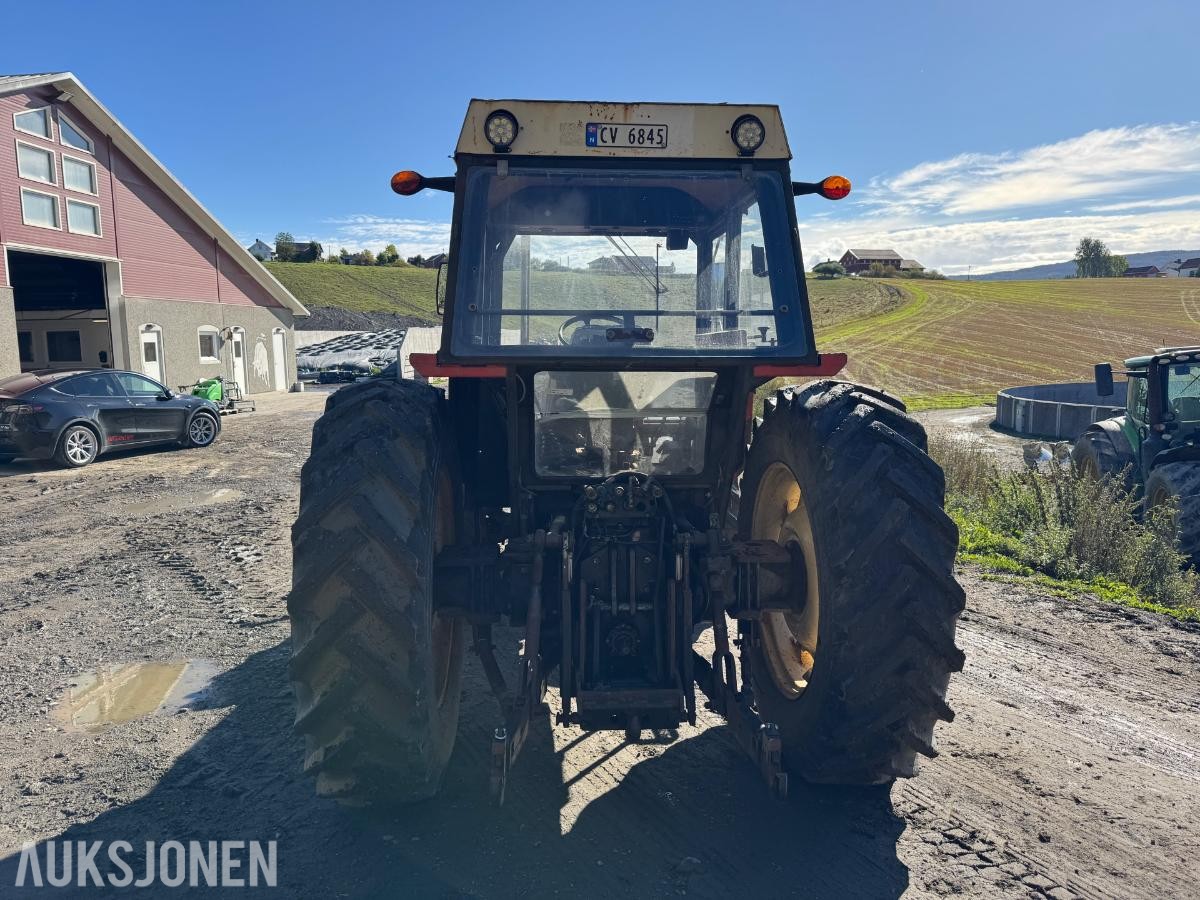 1988 Zetor 12145 traktor med skuffe 