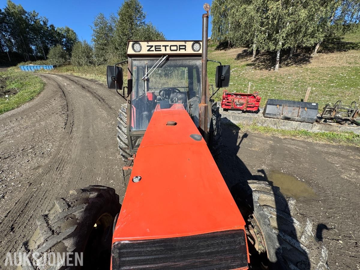 1988 Zetor 12145 traktor med skuffe 