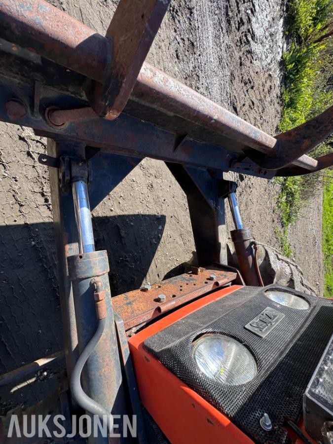 1988 Zetor 12145 traktor med skuffe 