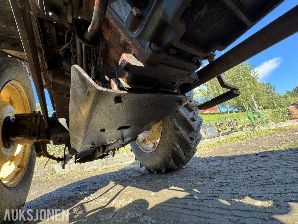 1988 Zetor 12145 traktor med skuffe 