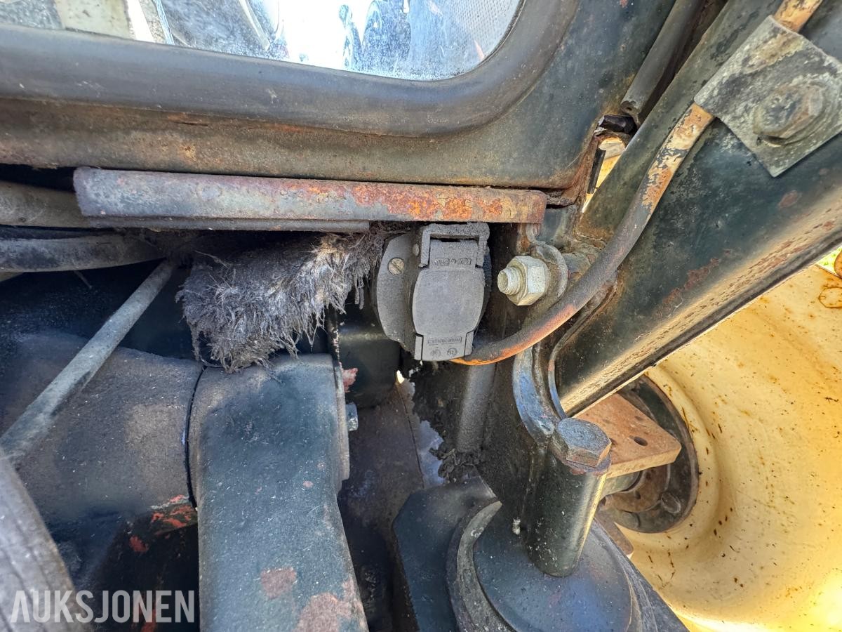 1988 Zetor 12145 traktor med skuffe 