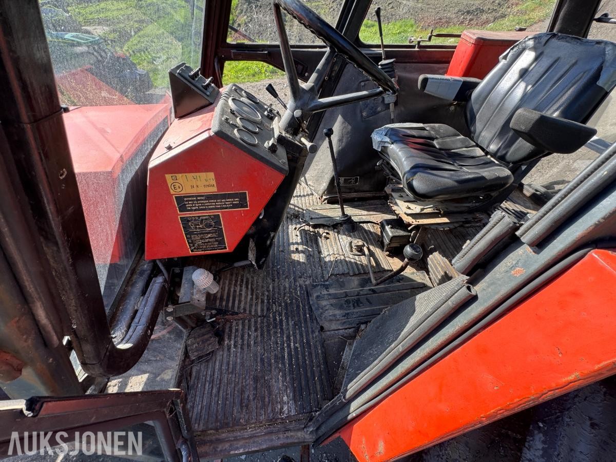 1988 Zetor 12145 traktor med skuffe 