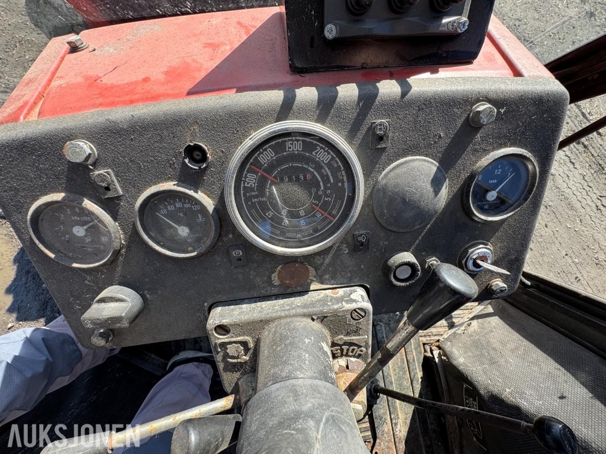 1988 Zetor 12145 traktor med skuffe 