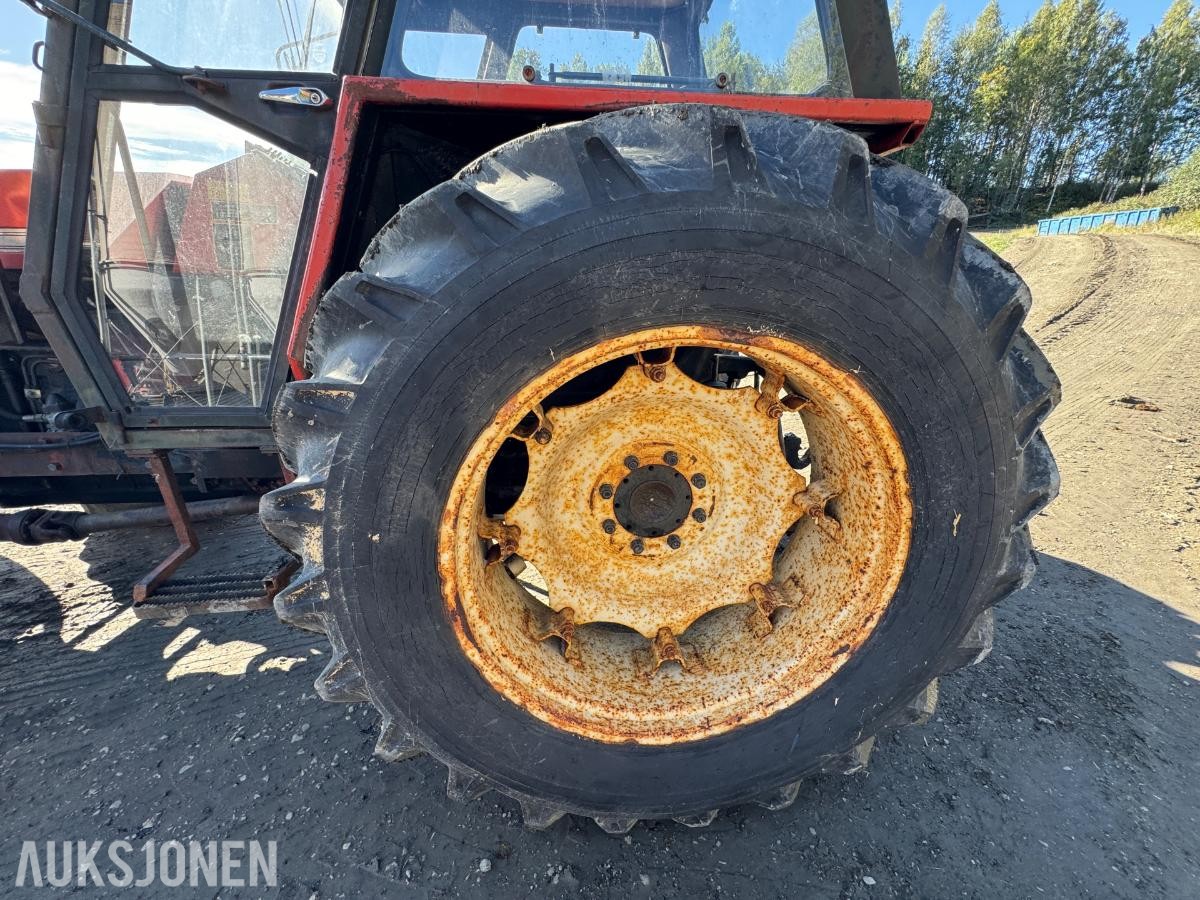 1988 Zetor 12145 traktor med skuffe 