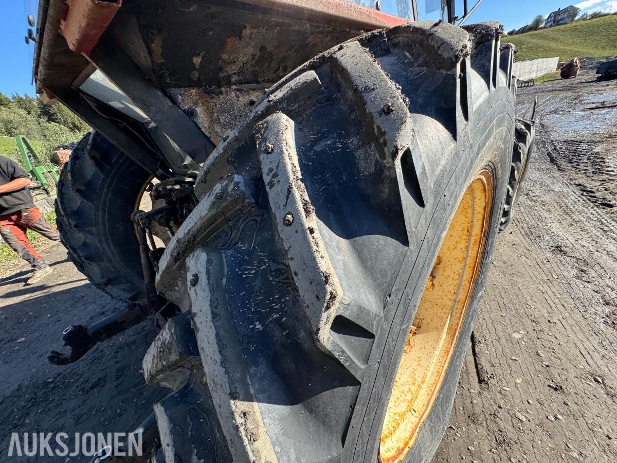 1988 Zetor 12145 traktor med skuffe 