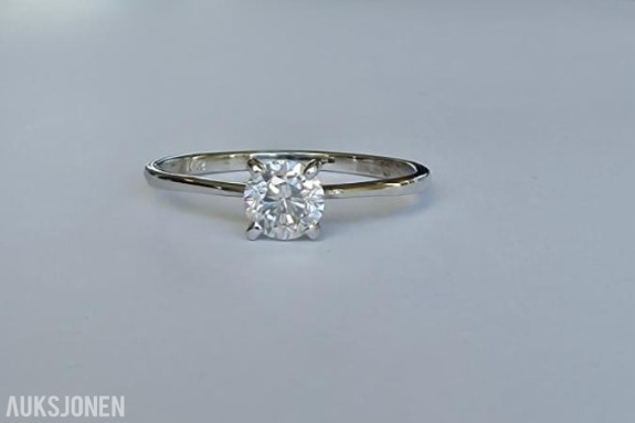 0.50CT ENSTENS DIAMANTRING I 14K GULL. HELT NATURLIG DIAMANT! TAKSTBREV OG SERTIFIKAT!