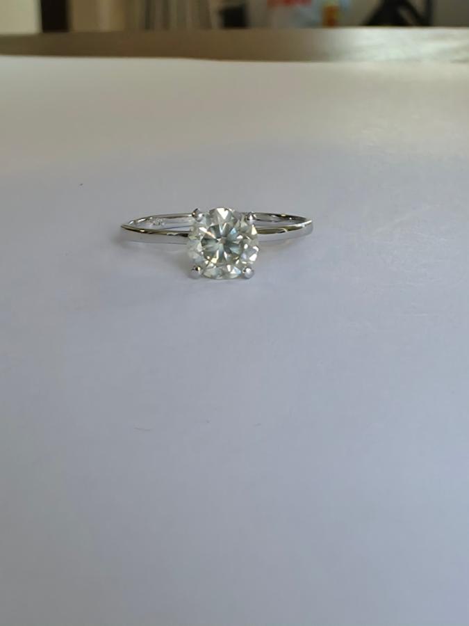 1.04CT ENSTENS DIAMANTRING I 14K GULL. HELT NATURLIG DIAMANT! TAKSTBREV OG SERTIFIKAT!