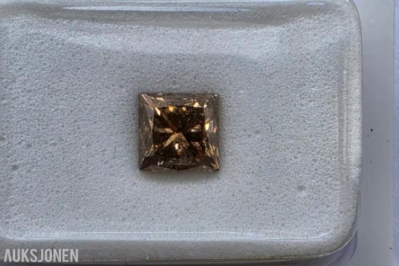 1.00CT LØS PRINCESS DIAMANT. SERTIFIKAT!