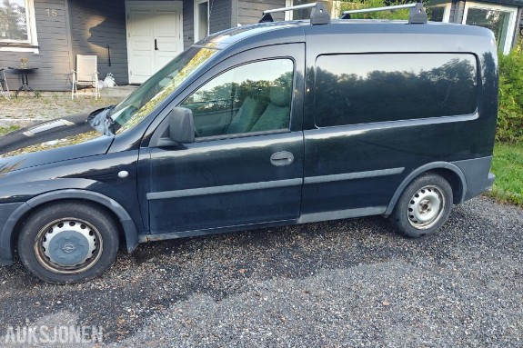 2004 Opel Combo 1.7 Diesel 65hk rep objekt  s+v dekk hengerfeste 
