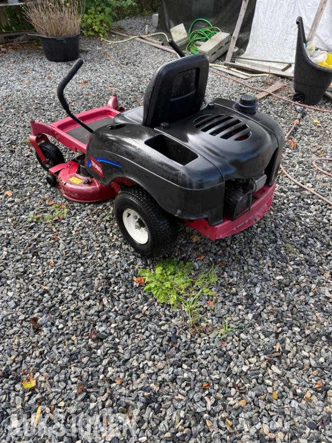 Toro 14-38z Zero Turn sitteklipper