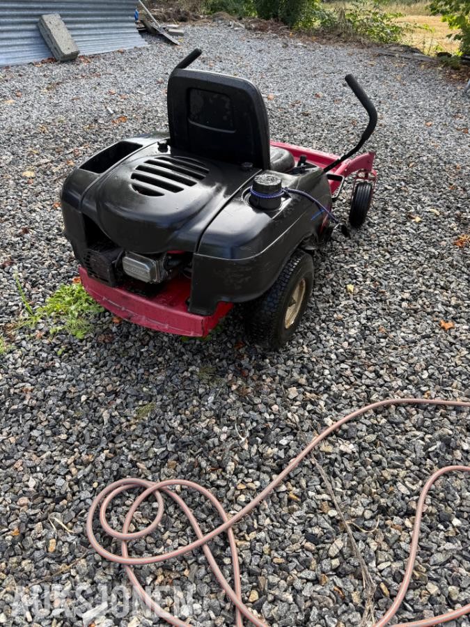 Toro 14-38z Zero Turn sitteklipper