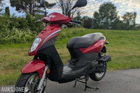 2011 SYM Type AV05W scooter - lav km