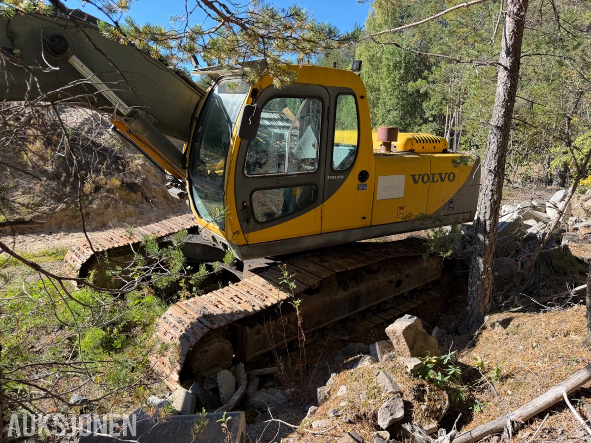 2001 Volvo EC 240LC, Ikke sertifisert, 13348 timer, graveskuffe