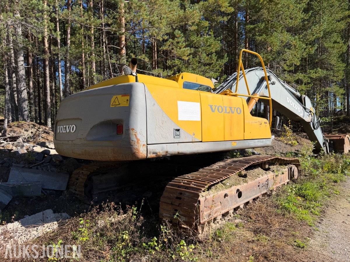 2001 Volvo EC 240LC, Ikke sertifisert, 13348 timer, graveskuffe
