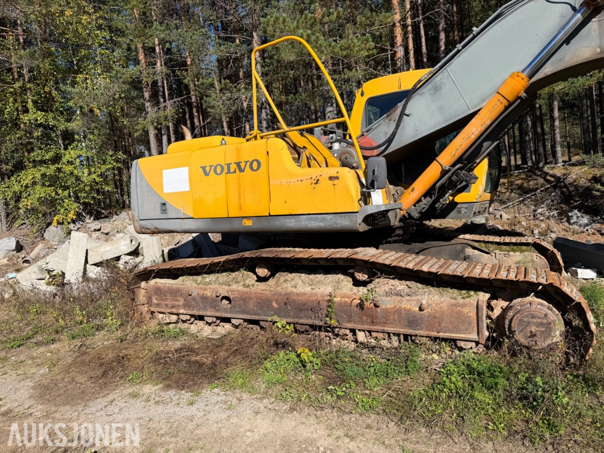 2001 Volvo EC 240LC, Ikke sertifisert, 13348 timer, graveskuffe