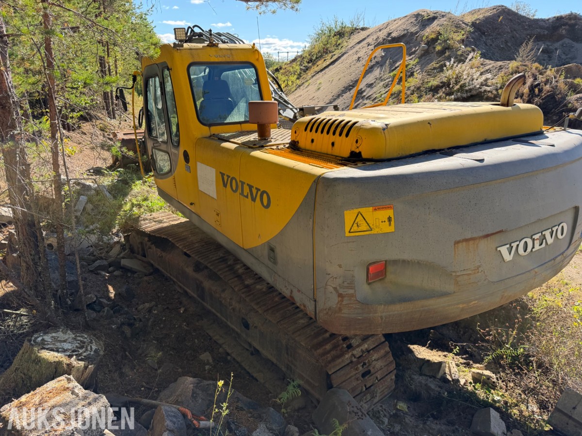 2001 Volvo EC 240LC, Ikke sertifisert, 13348 timer, graveskuffe