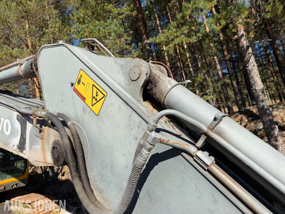 2001 Volvo EC 240LC, Ikke sertifisert, 13348 timer, graveskuffe