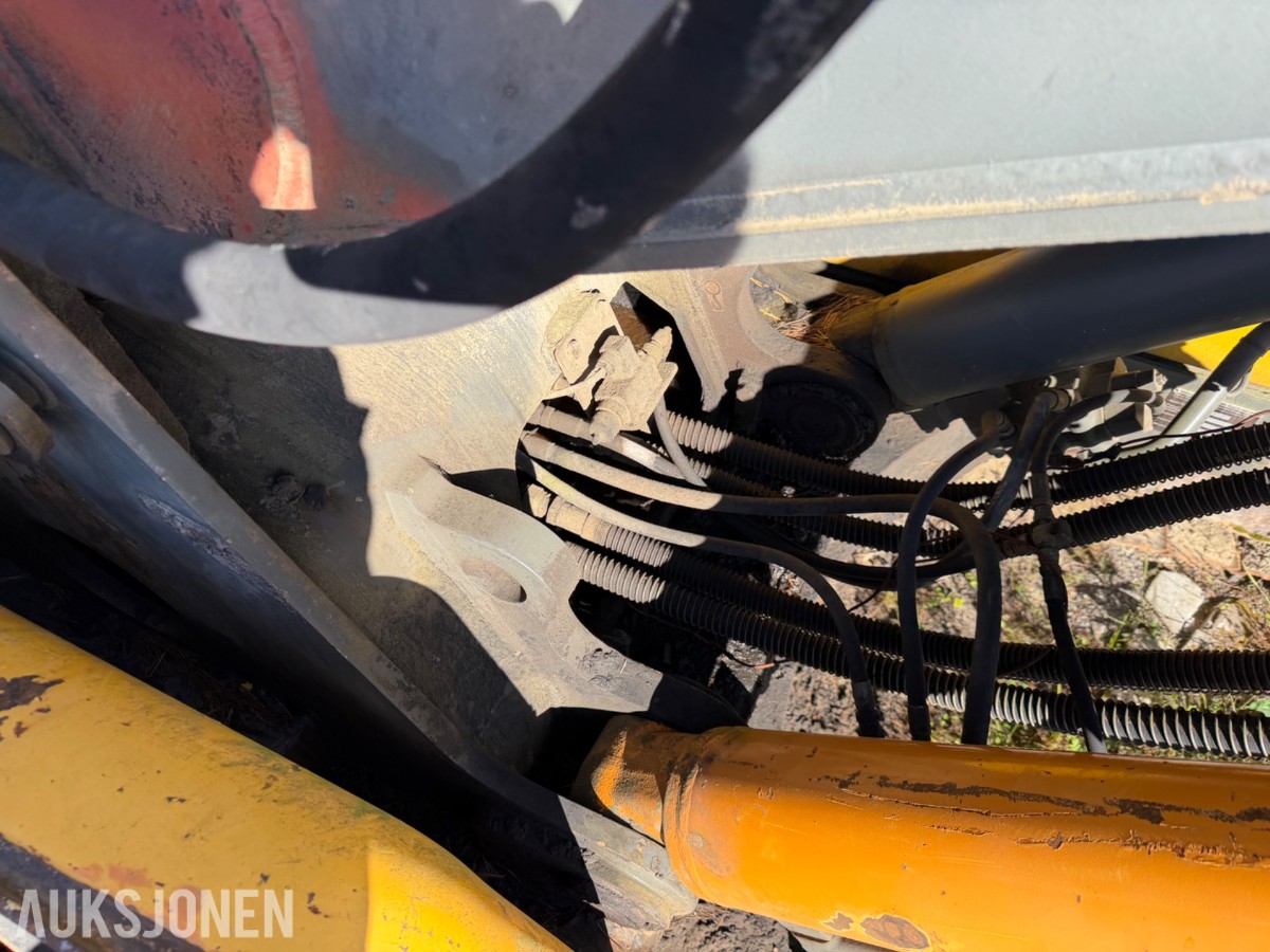 2001 Volvo EC 240LC, Ikke sertifisert, 13348 timer, graveskuffe