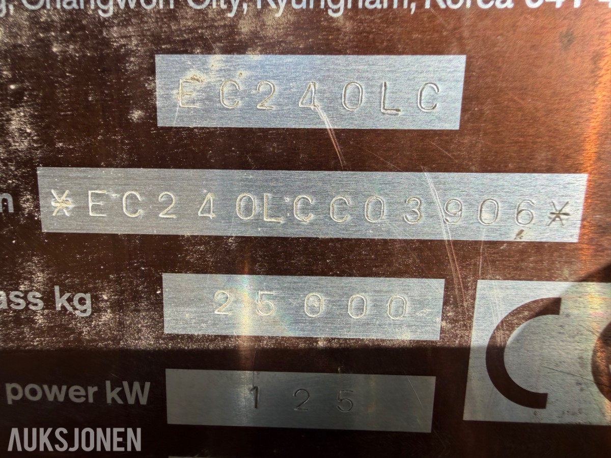 2001 Volvo EC 240LC, Ikke sertifisert, 13348 timer, graveskuffe