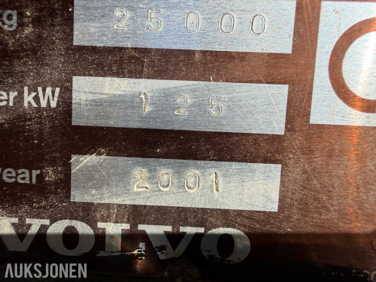 2001 Volvo EC 240LC, Ikke sertifisert, 13348 timer, graveskuffe